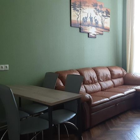Apartment On Yevreis'Ka Street โอเดสซา ภายนอก รูปภาพ